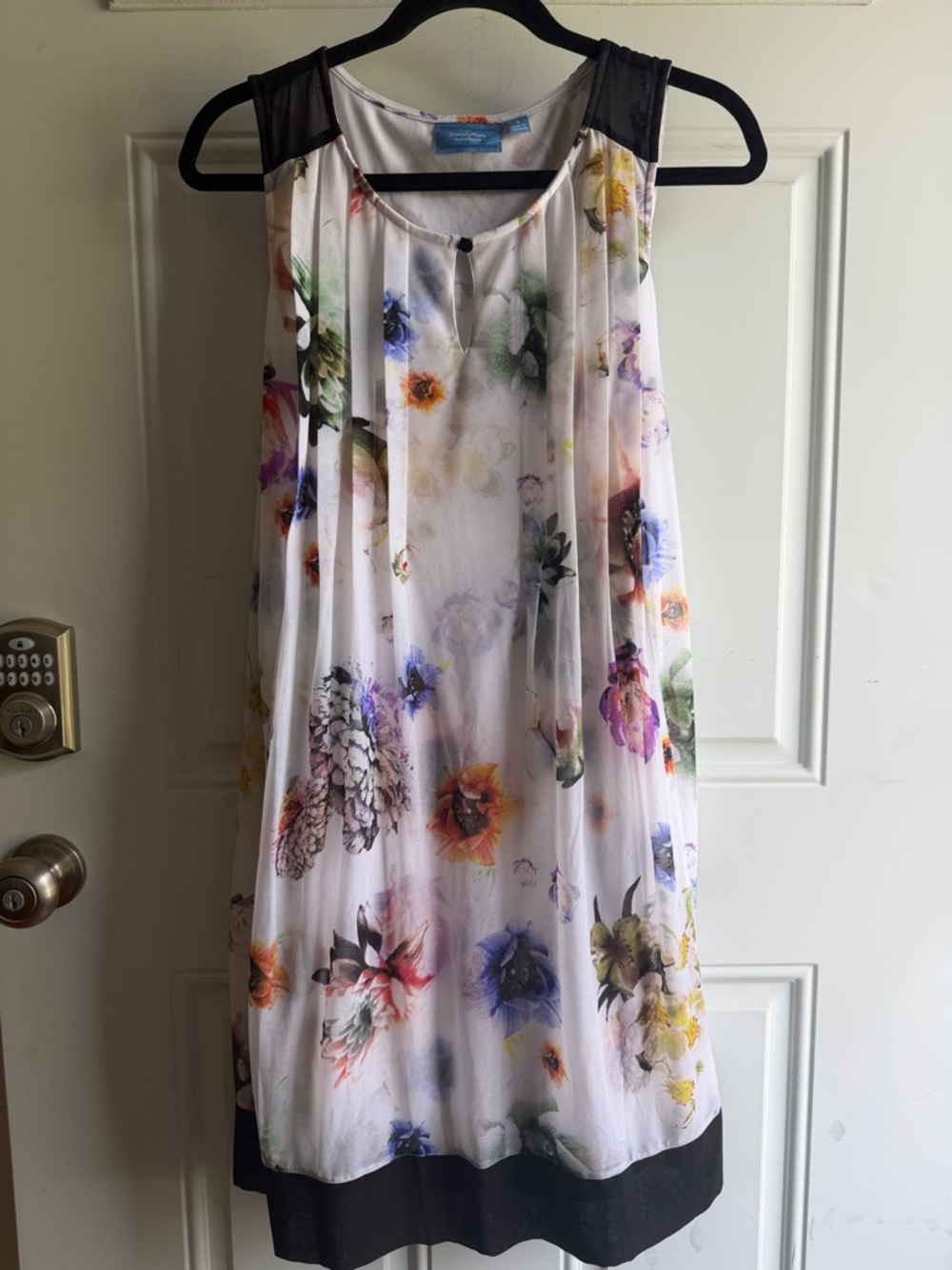 Simply Vera Vera Wang White Floral Dress with Black Trim, small.